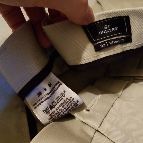 Dockers - Picture 4 of 5